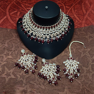 Conjunto de collar chapado en oro de diseñador con piedras y cuentas austriacas perfecto para bodas, fiestas y festivales - Product Image 1