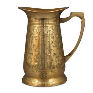 Jarra de agua de latón puro de alta calidad con pulido dorado Diseño tradicional Mango fuerte Perfecto para beber diariamente y uso doméstico - Product Image 1