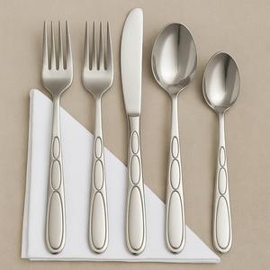 Ensemble de couverts en acier inoxydable à poignée à rayures gravées 5 pièces couverts modernes à finition miroir ustensiles en argent élégants pour la salle à manger à la maison - Product Image 3