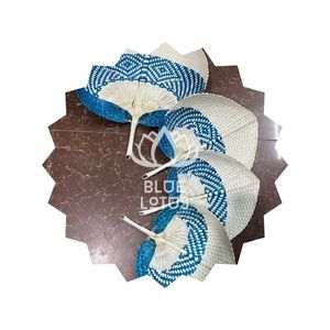 Éventail en feuille de palmier Décoration rustique - Product Image 1