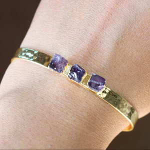 Brazalete de Amatista en Bruto, Chapado en Oro de 18k, Brazalete de Piedra de Nacimiento de Febrero para Mujer - Product Image 2