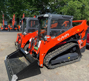 Cargadora compacta diésel Kubota SVL75-3 Premium con cargador frontal y minicargador, ideal para construcción y carga a gran escala. - Product Image 2