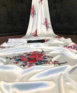 Bollywood Designer prêt à porter Lyra tissu Saree travail fleur broche fête porter impression numérique coloré Saree avec vêtement indien Bl - Product Image 1