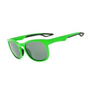 Lunettes de soleil tendance en plastique rose personnalisées avec embouts élégants et protection des yeux - Product Image 2