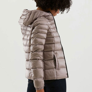 Chaqueta de Plumón Personalizada en Oferta, Chaqueta de Plumón con Logotipo Personalizado para Mujer, Hecha en Pakistán - Product Image 4