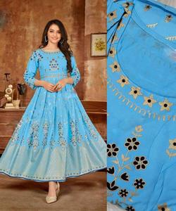 ชุดเครื่องแต่งกายสตรีลายปักสีเขียวเสื้อผ้าเครื่องแต่งกายสตรีชุดแต่งกายแบบดั้งเดิมและล่าสุดได้รับความนิยม - Product Image 4