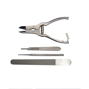 Nouvel ensemble de 4 instruments de podologie et de chiropodie : coupe-ongles manuel de haute qualité et durable - Product Image 2