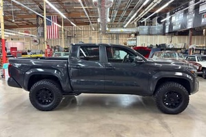 Toyota Tacoma TRD Sport Double Cab 4x4 Automatique 8 vitesses 2025 - Product Image 2