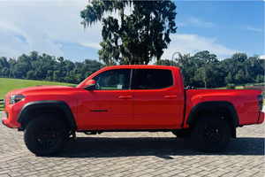 PRÊT À CONDUIRE - VÉHICULE D'OCCASION À VOLANT À GAUCHE |   1200 MILEAGE 2023 TOYOTTAA TACCOMAAA TRD PRO DOUBLE CAB 4×4 V6 - Product Image 2