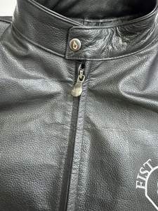 เสื้อแจ็คเก็ตหนังวัวแท้สั่งทำพิเศษ พร้อมโลโก้และสีที่กำหนดเองได้ มีทุกขนาด - Product Image 3