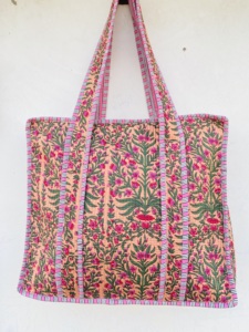 Bolso Tote Grande Tradicional de la India con Acolchado Kantha y Estampado a Mano, Bolso Personalizado de Moda Casual para Mujer para el Verano - Product Image 3