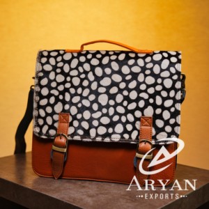 ใหม่สไตล์ตะวันตกรีไซเคิลหนังสตั๊ดสีสลิงกระเป๋าคุณภาพสูงผู้หญิงสัตว์ขนสัตว์หนัง Two In One กระเป๋าถือและกระเป๋าเป้สะพายหลัง - Product Image 1