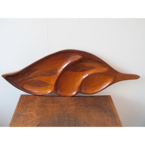 Assiette et plateau à dessert en bois en forme de feuille Vaisselle de couleur marron faite à la main Assiette à dessert au chocolat - Product Image 1