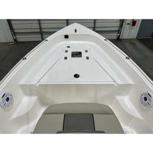 Caja y Bolsa de Pesca para Barcos Key West 2025 de 1720 CC - Product Image 5