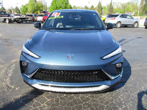 Bu-ick Env-ista Sport Touring 2024, Ligero y Poco Usado - Product Image 2