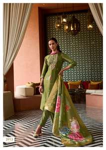 Dernière tenue de créateur vente chaude meilleur tissu de soie pure miroitant Kurti Pant & Dupatta avec travail à la main pure femme exportateur de mode - Product Image 6