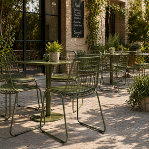 Silla de Comedor de Alambre Metálico WILLOW, Color Personalizado con Recubrimiento en Polvo |   Muebles de Exterior para Restaurantes Industriales |   Asiento Acolchado para Cafetería o Bistro - Product Image 2