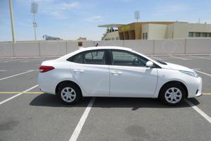 Toyota Yaris XLE GCC Hatchback Essence/Gaz 2021 d'occasion, transmission intégrale, conduite à gauche, sièges en cuir, moteur >8L, régulateur de vitesse adaptatif, hybride, jantes R21 - Product Image 6