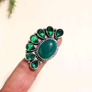 แหวนพลอยสำหรับผู้หญิงสไตล์คริสเตียนทันสมัย ประดับด้วยพลอยออนิกซ์สีเขียวและโครมไดโอไซด์ ตัวเรือนเงินแท้ 925 เหมาะสำหรับงานแต่งงานและงานหมั้น - Product Image 4