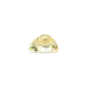 Saphir Jaune Naturel (Pukhraj) 3,76 Carats, Taille Émeraude Facettée, Pierre Libre, Matériau de Gemme Rouge, Similaire à l'Alexandrite et à l'Aigue-marine - Product Image 2