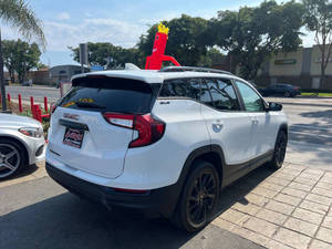 Construido estándar 2024 GMC Ter-rain SLE - Product Image 4