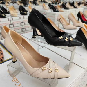 Chaussures à talons aiguilles classiques pour femmes, 9 cm, bout pointu, décoration en strass, cuir verni bordeaux, 36-40, fabriqué en Turquie - Product Image 1