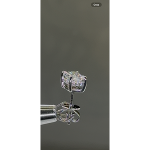 Boucles d'oreilles halo cachées taille radiant, couleur D, clarté VS1, certifiées IGI, 2,00 carats de diamants au total. - Product Image 5