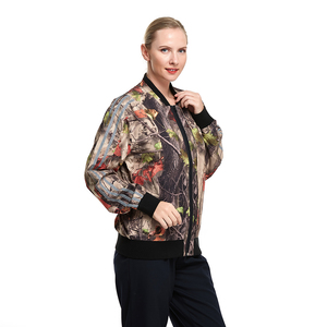 Veste universitaire en laine d'hiver pour femmes avec capuche avant Zip Digital Camo Bomber Tops Gommage médical léger pour les infirmières Style Letterman - Product Image 2