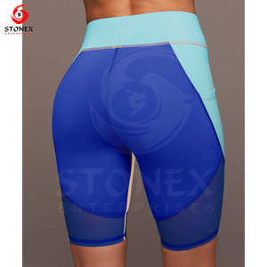 Pantalones cortos de yoga para mujer con logotipo personalizado, pantalones cortos transpirables para entrenamiento con bolsillo, ropa de gimnasio de secado rápido para mujer - Product Image 2