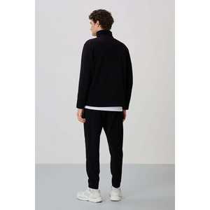 ชุดวอร์มผ้าฟลีซน้ำหนักเบาสำหรับผู้ชาย รุ่น 85226 ยี่ห้อแครอล - Product Image 1