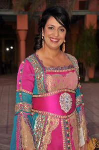 Omani <b>Womens</b> Wedding <b>Kaftan</b> With Luxury Designer Stone & Beads Work With Embroidery - Product Image 2