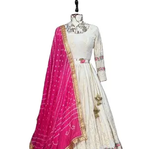 स्टाइलिस्ट सफेद रंग भारी जमाने शादी Lehenga और ब्लाउज टुकड़ा दुपट्टे के साथ महिलाओं के लिए