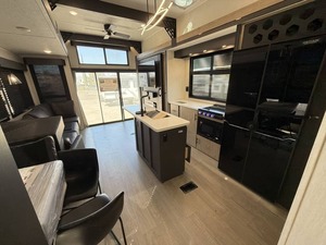 Usado 2026 Forest River Campsite Resort 3-9-J-D en venta - Product Image 5