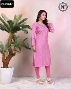 Las nuevas mujeres de diseñador usan colecciones de ropa de lujo con trabajo de bordado pesado y trabajo de secuencia pesada Kurtis con Dupatta - Product Image 3