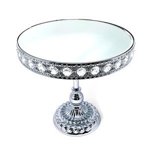 Support à gâteau en métal finition or de style traditionnel, parfait pour les célébrations, les occasions spéciales et les cadeaux, provenance d'Inde - Product Image 6