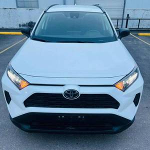 Toyota RAV4 XLE 5 Places SUV d'Occasion en Excellent État 2019-2020 Volant à Gauche Kilométrage 1-25000 Miles Non Accidenté - Product Image 1