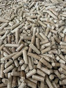 ไม้ไผ่คุณภาพสูงจากแกลบข้าว ค่าแคลอรี่ 3600-3900 ขนาดเส้นผ่านศูนย์กลาง 6-8 มม. ความยาว 12 มม. แหล่งพลังงานทดแทนจากเวียดนาม สำหรับการปรุงอาหาร - Product Image 5