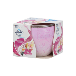 Glade Candle 120g Relaxing Zen infuse votre espace avec un mélange apaisant d'huiles essentielles créant une atmosphère tranquille. - Product Image 5