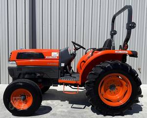 Utilisé pour Kubota L3130 Mini tracteur à roues 40HP 4WD Tracteur de marche avec boîte de vitesses de pompe à moteur pour les industries agricoles applicables - Product Image 3