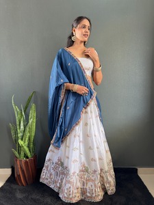 Festival Wear Lehenga Choli avec une forte broderie travail tenue de créateur traditionnel indien fête de mariage ethnique femmes robe - Product Image 3