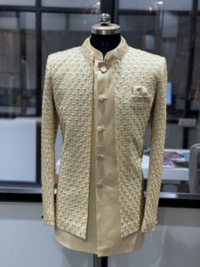Sherwani Dorado para Hombre, Traje Tradicional Indio para Bodas, 3 Piezas, Estilo Indo Occidental, Corte Regular, para Todas las Temporadas, Ropa Étnica de Secado Rápido - Product Image 1