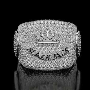 Anillo Personalizado con Letra, Estilo Drip, en Plata de Ley 925 con Baño de Rodio y Diamantes Moissanite VVS de Alto Brillo, para Uso Unisex - Product Image 1