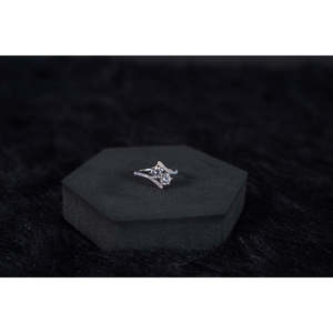 Bague de fiançailles en platine et diamant avec placage en rhodium - Design éblouissant en forme de poire - Product Image 1