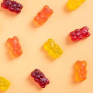 Gomitas Multivitamínicas Hechas en EE. UU. con Sabor a Bayas Naturales, Vitaminas y Minerales Complejos para Niños y Adultos - Product Image 4