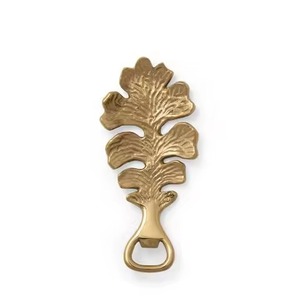 Abridor de Botellas de Latón con Diseño de Hoja, Abridor de Tapas de Cerveza Decorativo Vintage, Herramienta de Bar Única Inspirada en la Naturaleza para el Hogar, la Cocina y Fiestas - Product Image 1