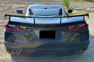 Coupé 2024 con Tracción en las Cuatro Ruedas, Motor de 4.5L de Aspiración Natural, Euro IV, Asientos de Cuero, Bajo Kilometraje, Caja de Cambios Automática, Volante a la Izquierda, Gasolina - Product Image 3