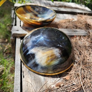 Auténtico Cuenco Artesanal de Cuerno de Búfalo con Acabado Natural Elegante y Brillante para Interiores de Madera y Rústicos al Precio Más Bajo - Product Image 5