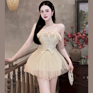Robe de soirée au-dessus du genou de style doux à la mode de haute qualité-Tissu luxueux avec des détails féminins pour un look confiant toute célébration - Product Image 1