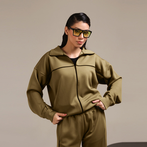 Ensemble de survêtement pour femmes, coupe décontractée, style urbain, confort esthétique, tricot structuré, conçu par Wida Sports - Product Image 3