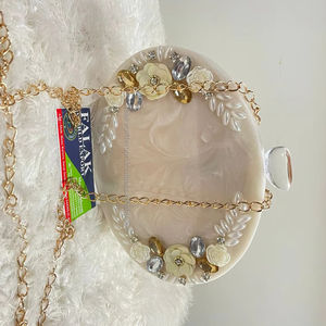 2025 nuevo bolso de mano de mimbre de moda bolso de mano tejido para mujer ecológico hecho a mano resina de lujo personalizado embragues para mujer FWE - Product Image 1